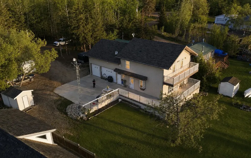 16040B Twp Road 682 Plamondon AB T0A 2T0