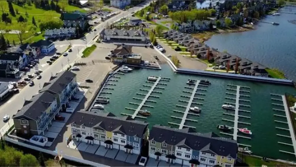 5230 Lakeshore Drive Sylvan Lake AB T4S 1Y8