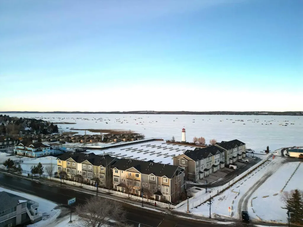 5230 Lakeshore Drive Sylvan Lake AB T4S 1Y8