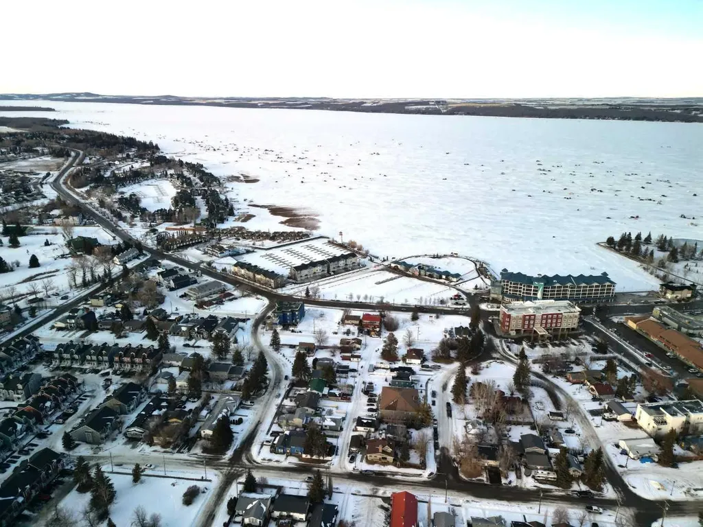 5230 Lakeshore Drive Sylvan Lake AB T4S 1Y8
