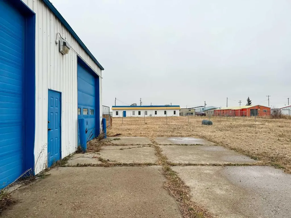 4708 41 Street Stettler AB T4K 1A7