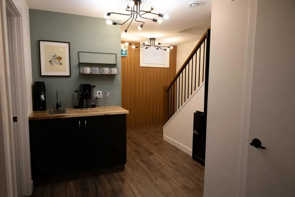 9710 99 Avenue Grande Prairie AB T8V 0R2