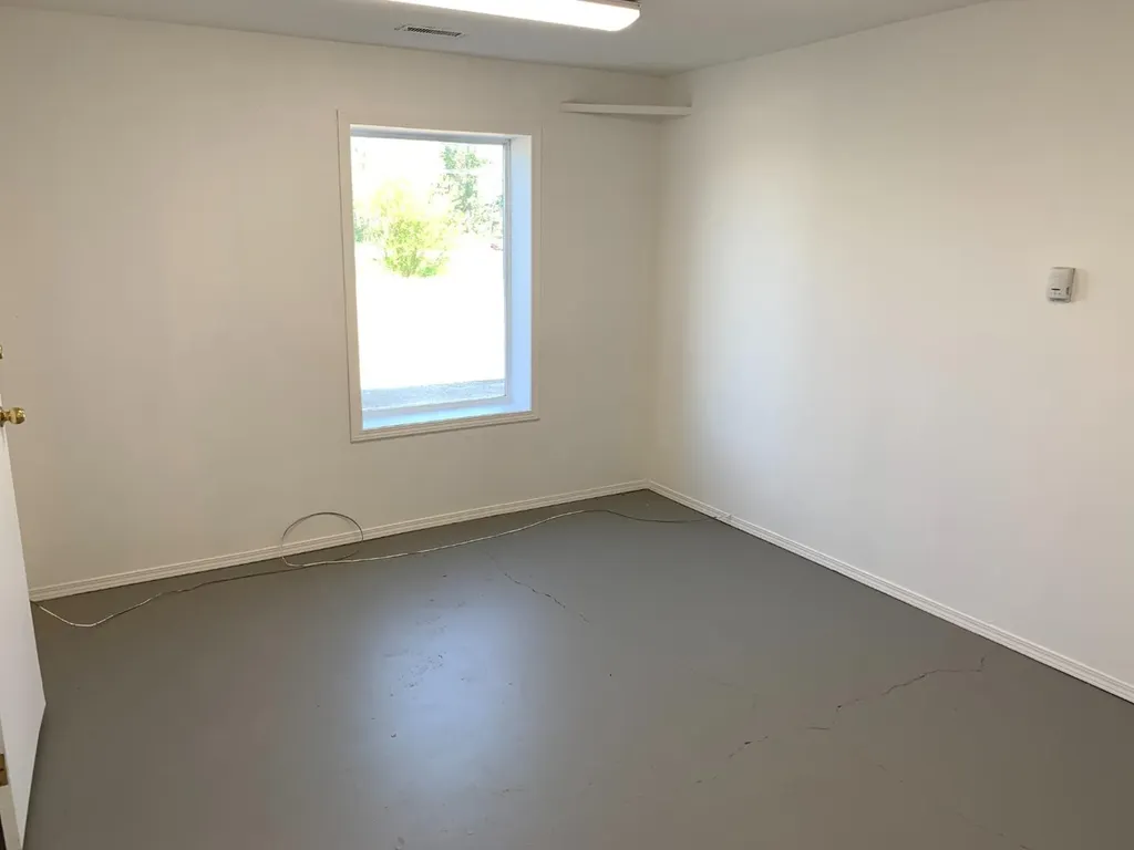 4000 Landry Avenue Rural Red Deer County AB T4S 2B3