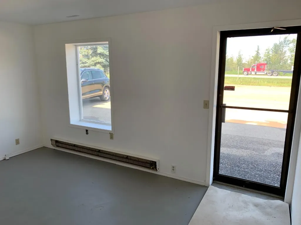 4000 Landry Avenue Rural Red Deer County AB T4S 2B3