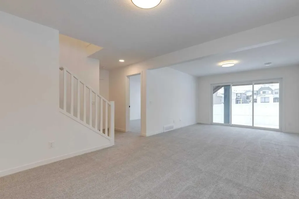 1402 Bayview Crescent SW Airdrie AB T4B5N9