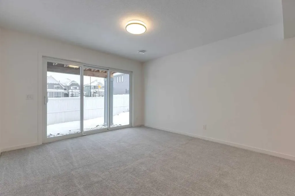 1402 Bayview Crescent SW Airdrie AB T4B5N9