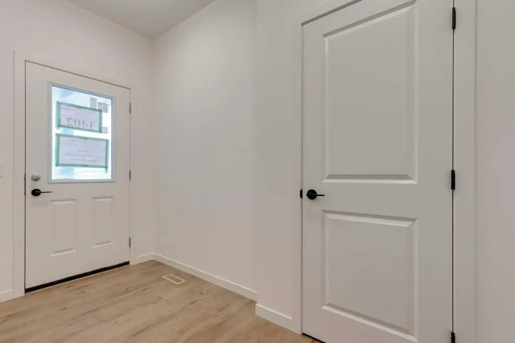 1402 Bayview Crescent SW Airdrie AB T4B5N9