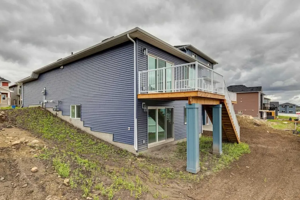 1402 Bayview Crescent SW Airdrie AB T4B5N9