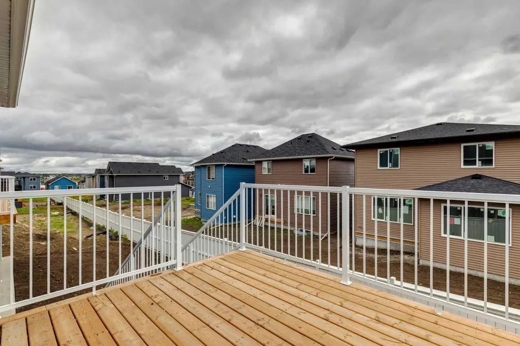 1402 Bayview Crescent SW Airdrie AB T4B5N9