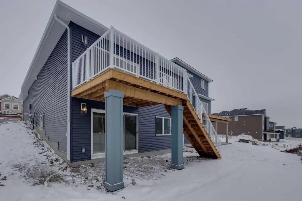 1402 Bayview Crescent SW Airdrie AB T4B5N9