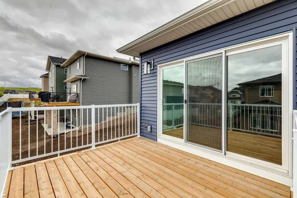 1402 Bayview Crescent SW Airdrie AB T4B5N9