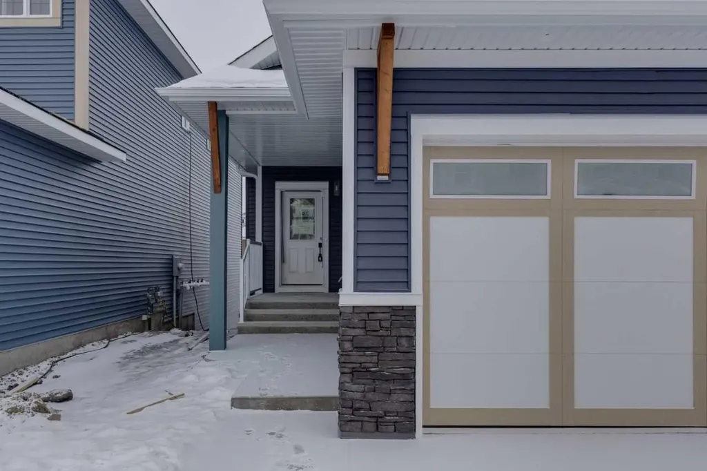 1402 Bayview Crescent SW Airdrie AB T4B5N9
