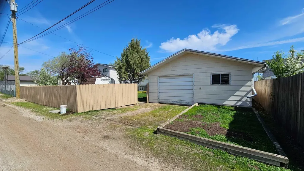 5006 Alexander Avenue Coronation AB T0C1C0