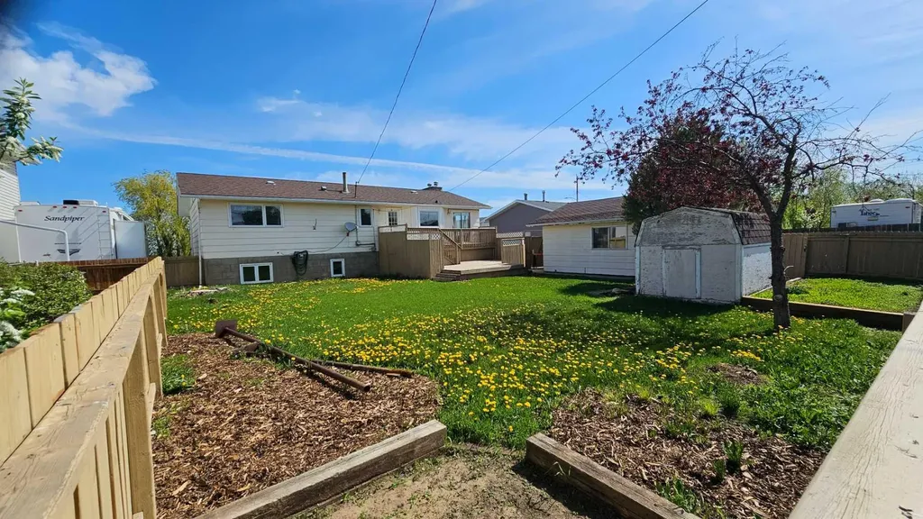 5006 Alexander Avenue Coronation AB T0C1C0