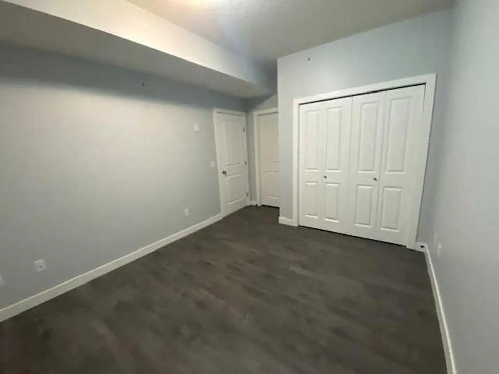 330 2 Street W Brooks AB T1R 0E9