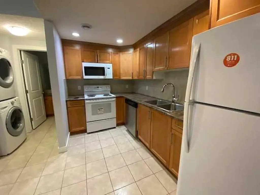 330 2 Street W Brooks AB T1R 0E9