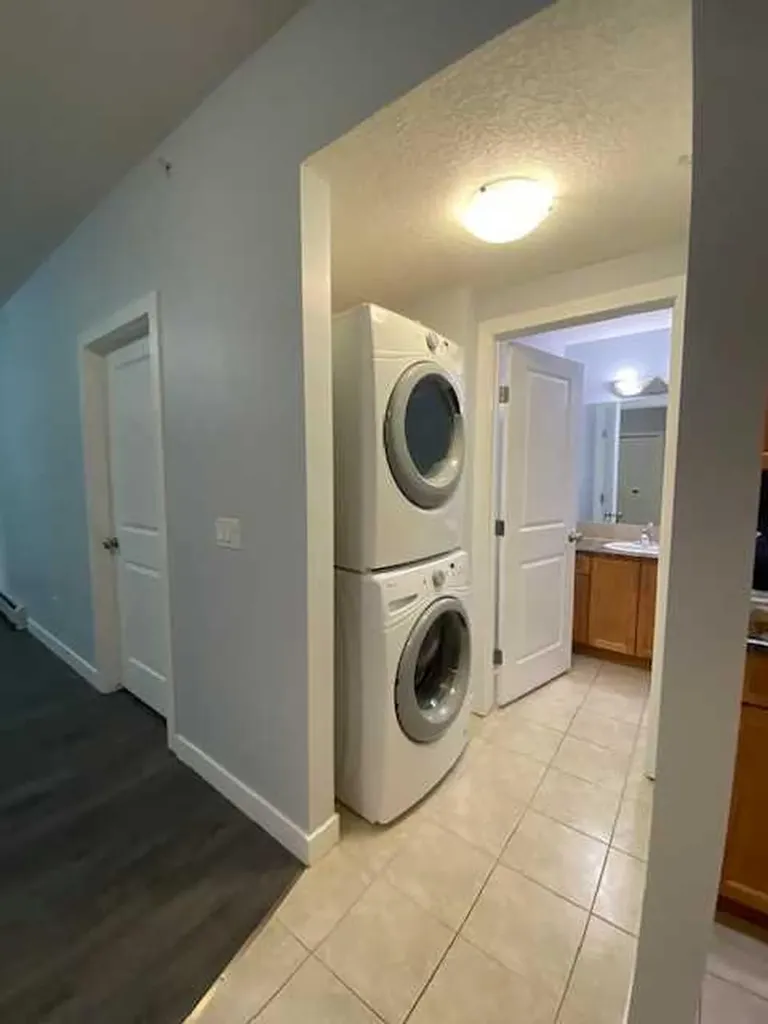 330 2 Street W Brooks AB T1R 0E9