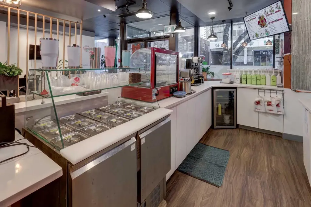 128 2 Avenue SE Calgary AB T2G 5J5