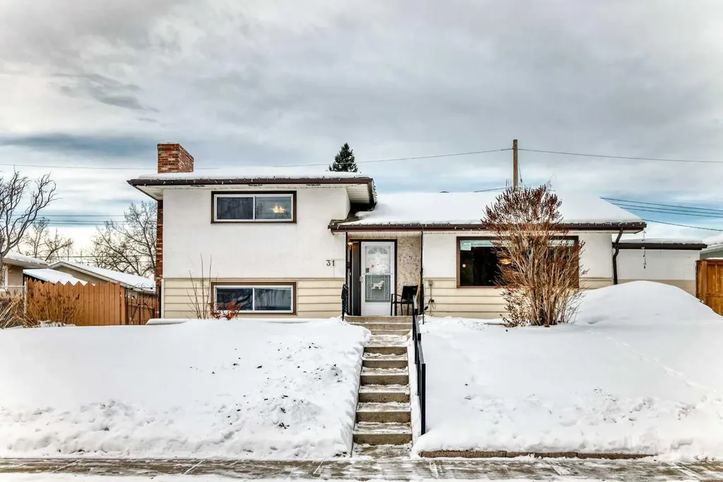 31 Fenton Road SE Calgary AB T2H1B8