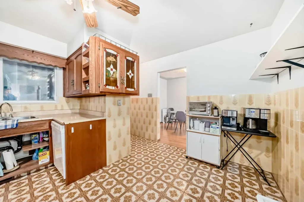 31 Fenton Road SE Calgary AB T2H1B8