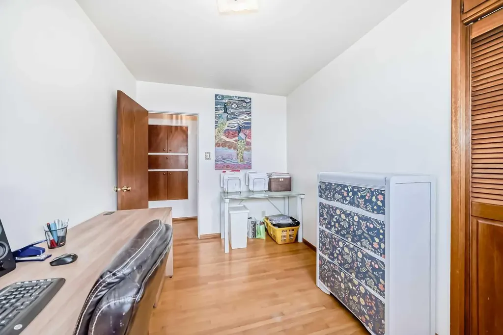 31 Fenton Road SE Calgary AB T2H1B8
