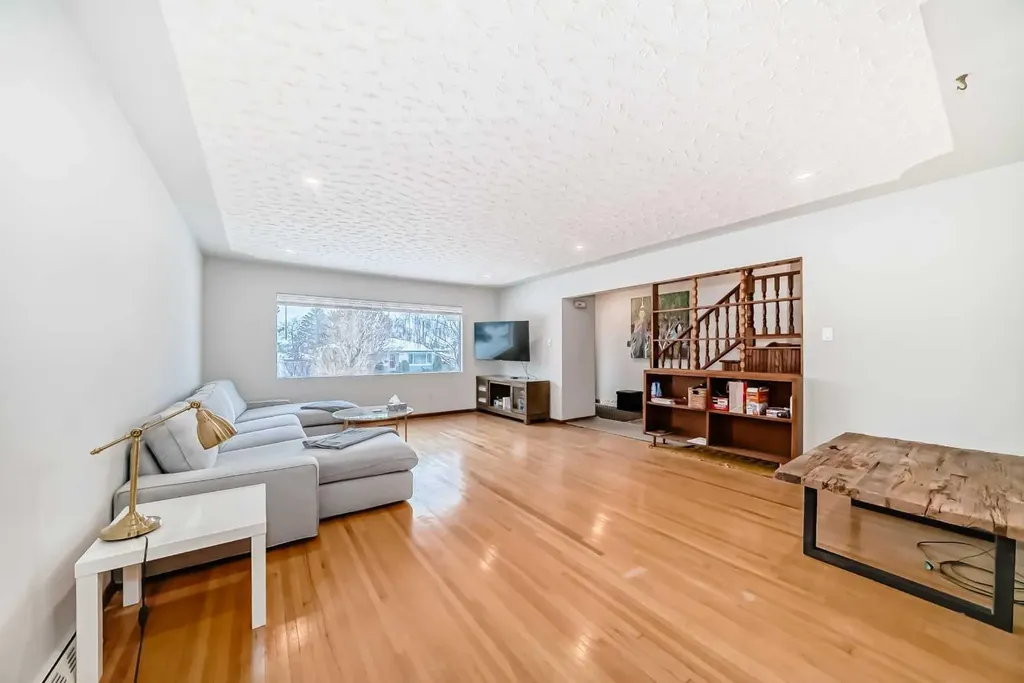 31 Fenton Road SE Calgary AB T2H1B8
