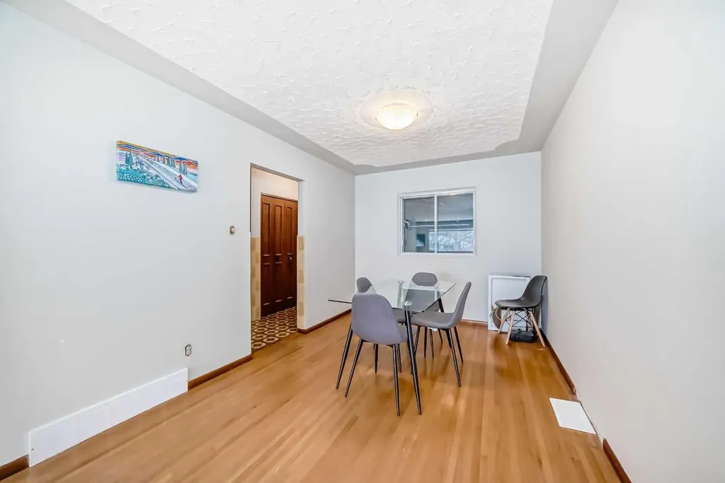 31 Fenton Road SE Calgary AB T2H1B8
