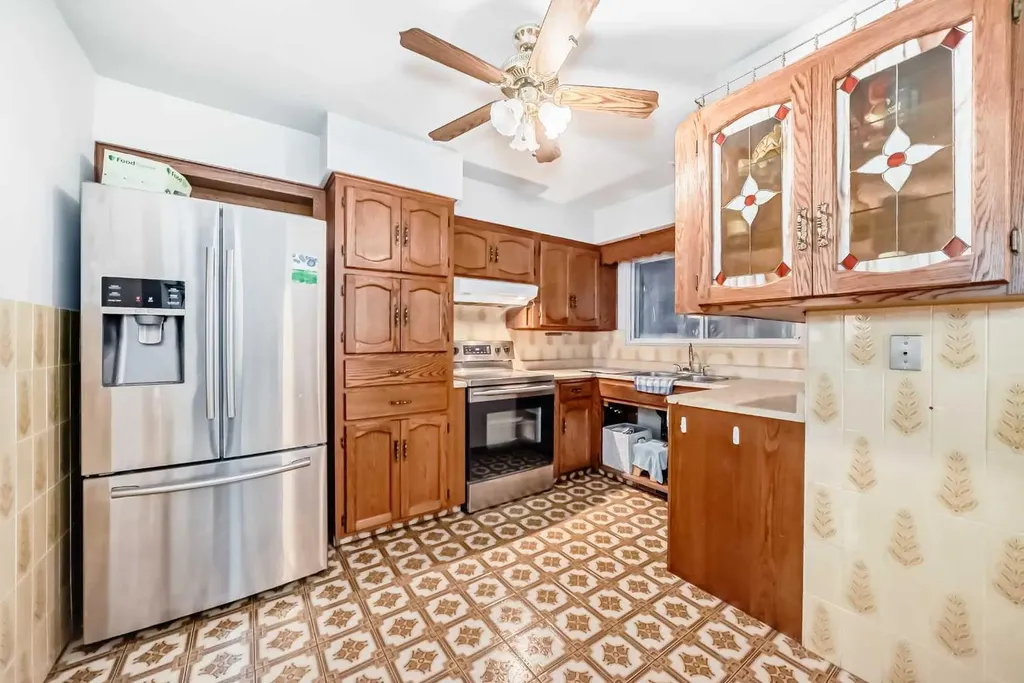 31 Fenton Road SE Calgary AB T2H1B8