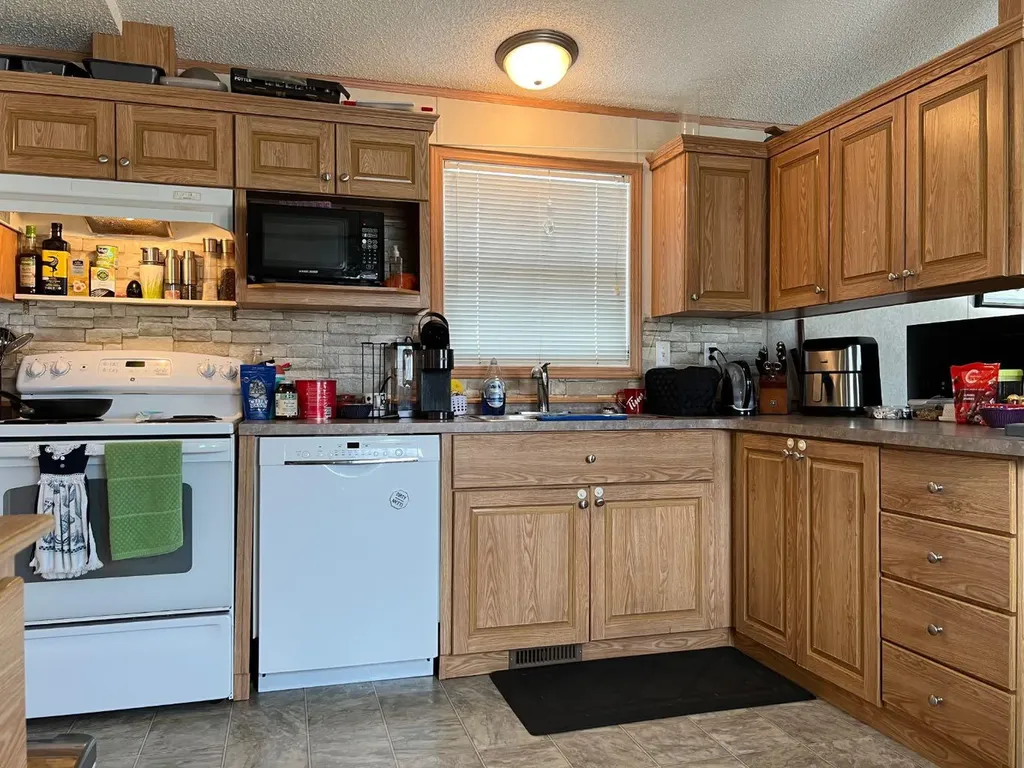 307 Spurline Avenue Coaldale AB T1M 0B1