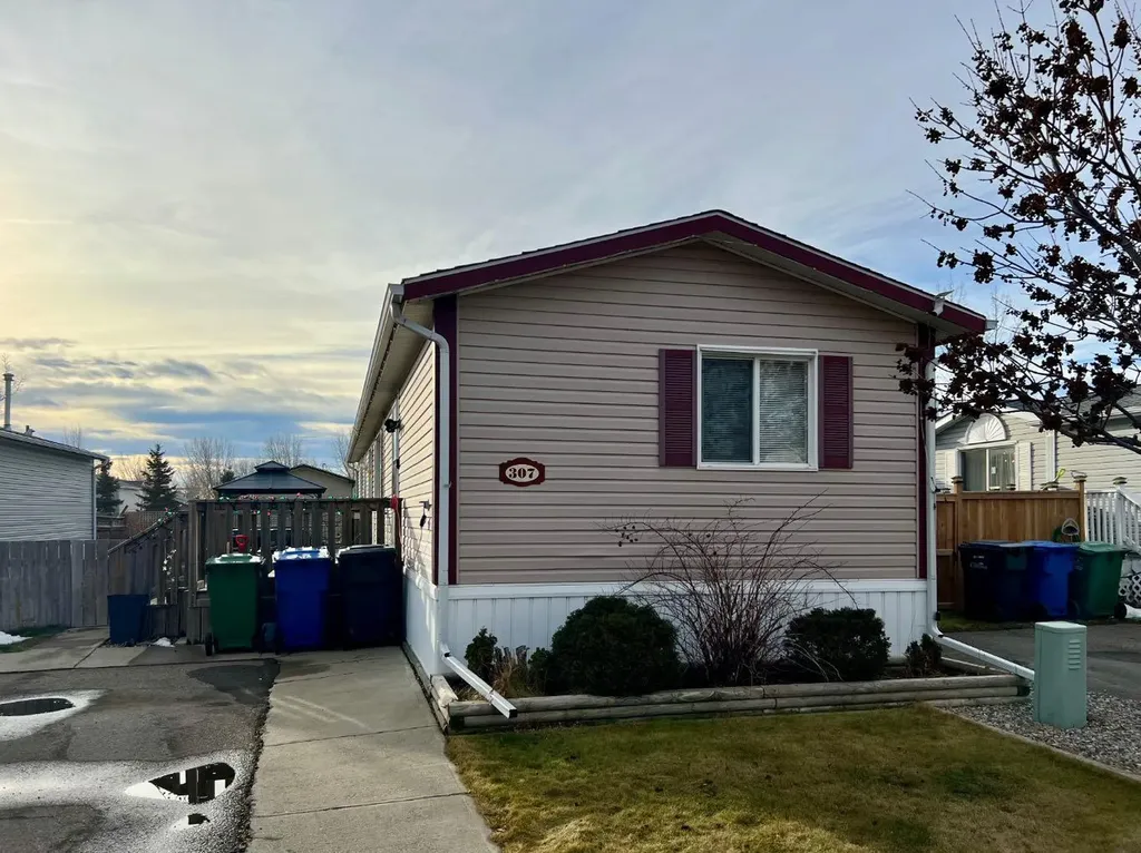 307 Spurline Avenue Coaldale AB T1M 0B1
