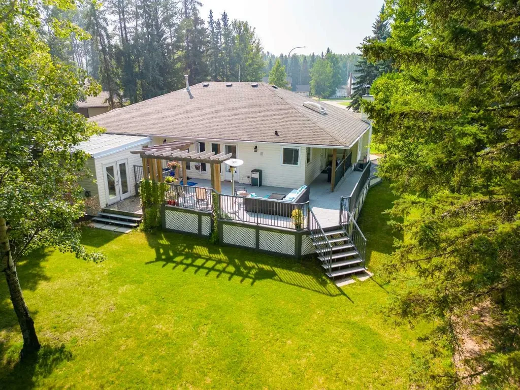 34 Ravine Drive Whitecourt AB T7S1H5