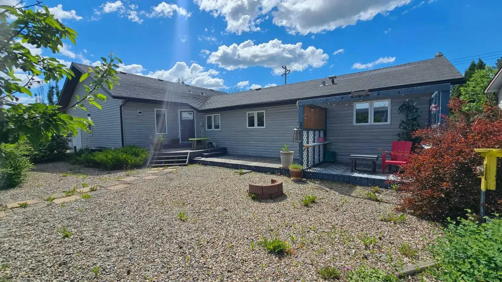 5112 52 Avenue Consort AB T0C 1B0