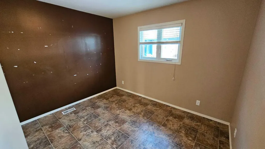 5112 52 Avenue Consort AB T0C 1B0