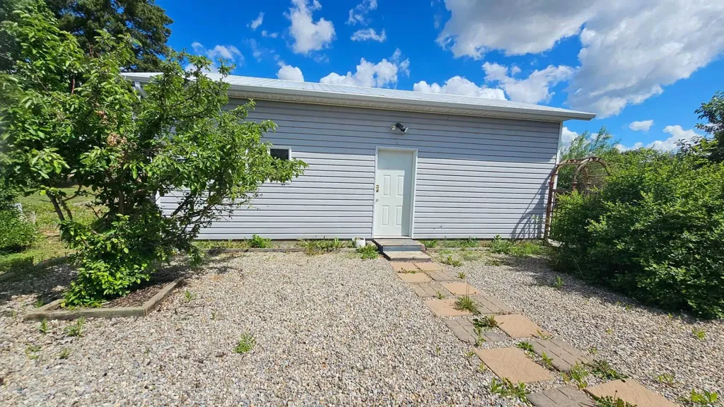 5112 52 Avenue Consort AB T0C 1B0
