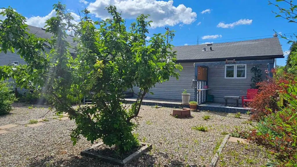 5112 52 Avenue Consort AB T0C 1B0