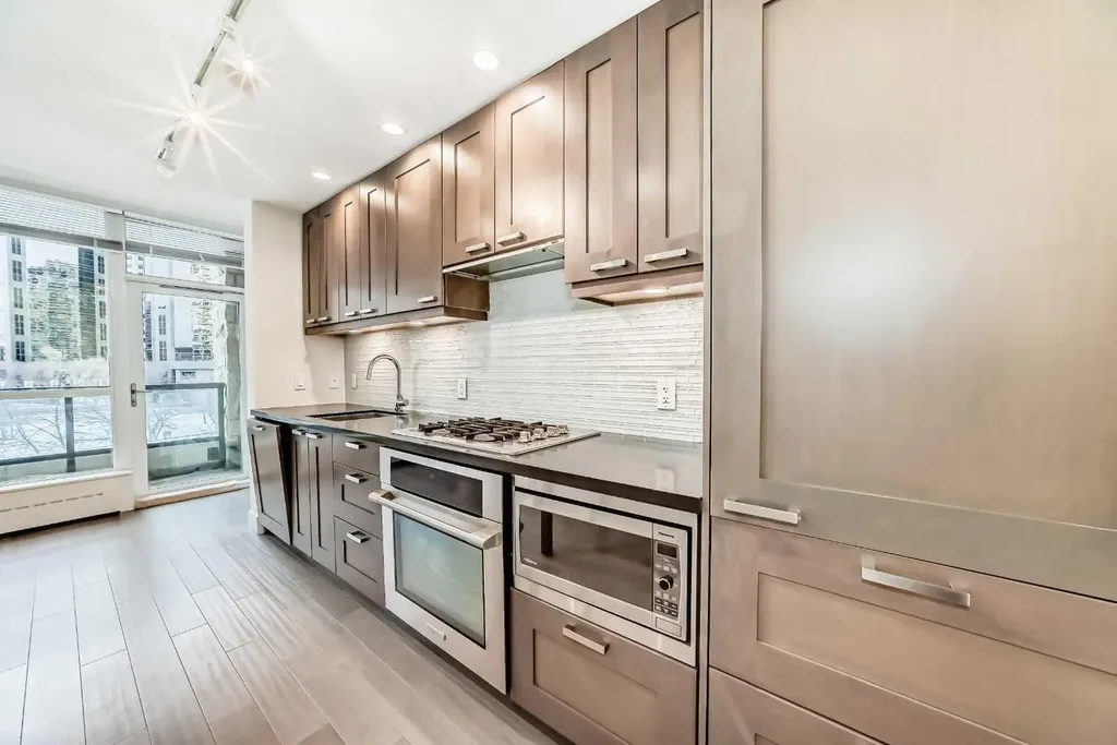 222 Riverfront Avenue SW Calgary AB T2P 0X2