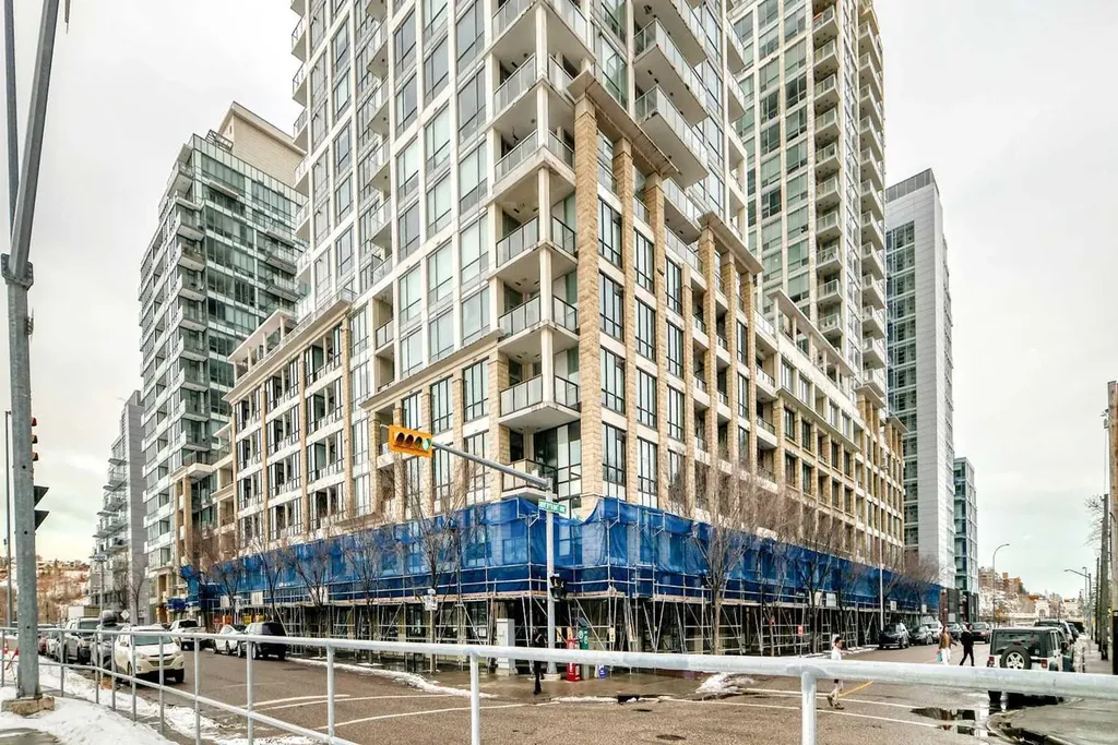 222 Riverfront Avenue SW Calgary AB T2P 0X2