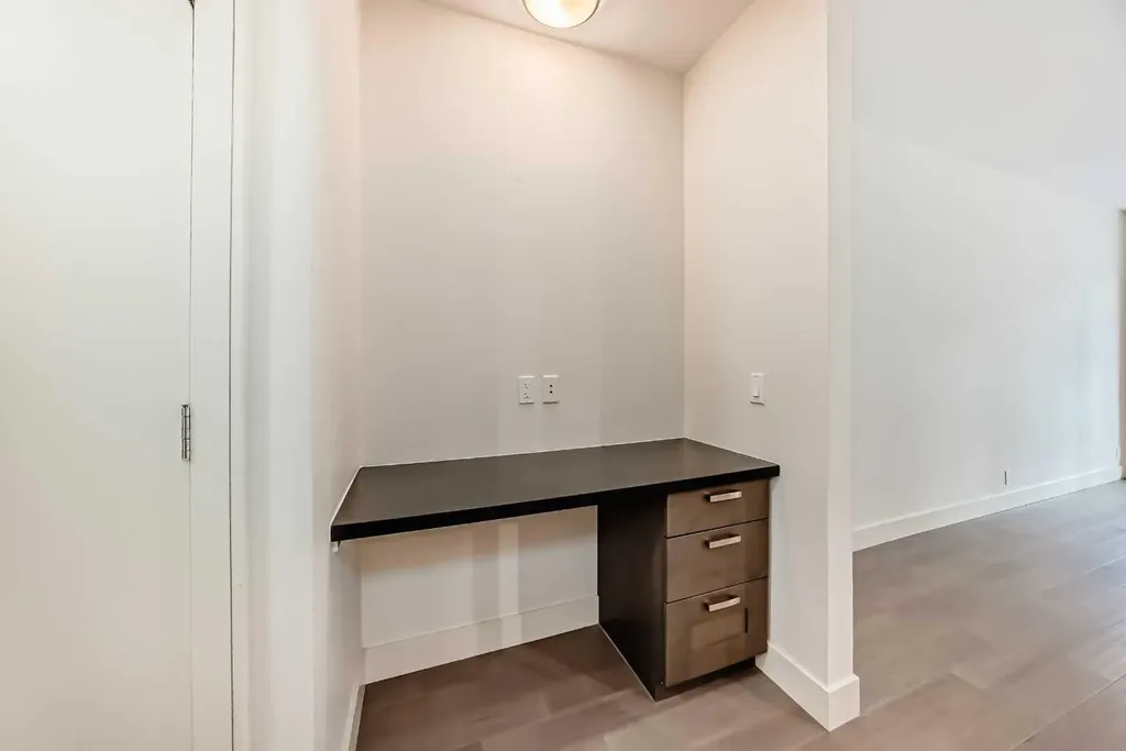 222 Riverfront Avenue SW Calgary AB T2P 0X2