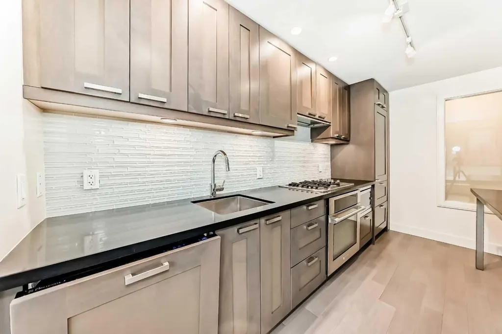 222 Riverfront Avenue SW Calgary AB T2P 0X2