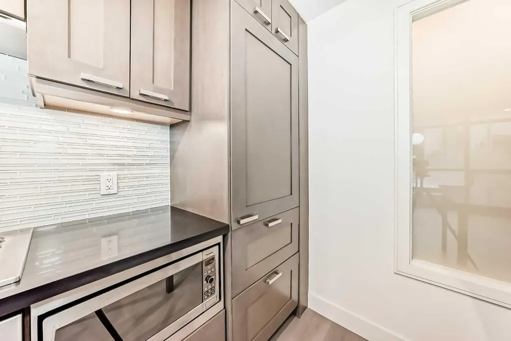 222 Riverfront Avenue SW Calgary AB T2P 0X2