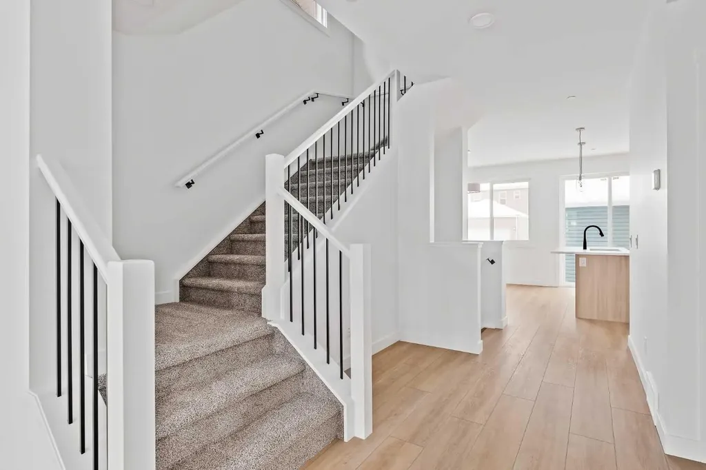 15 Herron Walk NE Calgary AB T3P 2L2