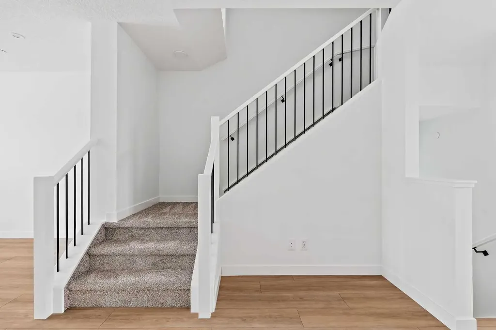 15 Herron Walk NE Calgary AB T3P 2L2