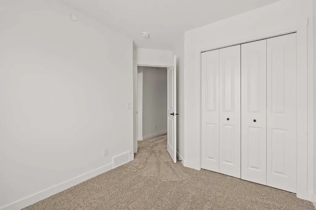 15 Herron Walk NE Calgary AB T3P 2L2