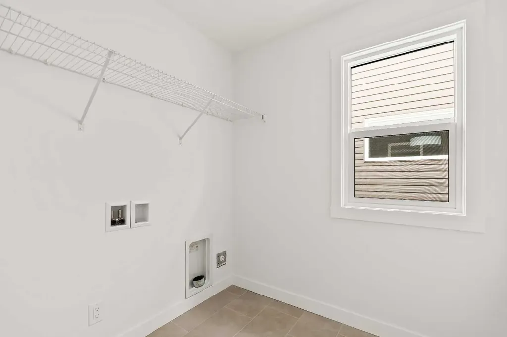 15 Herron Walk NE Calgary AB T3P 2L2