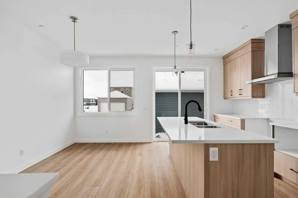 15 Herron Walk NE Calgary AB T3P 2L2