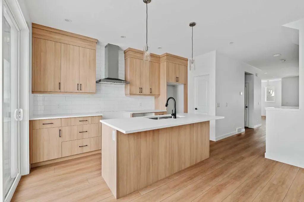 15 Herron Walk NE Calgary AB T3P 2L2