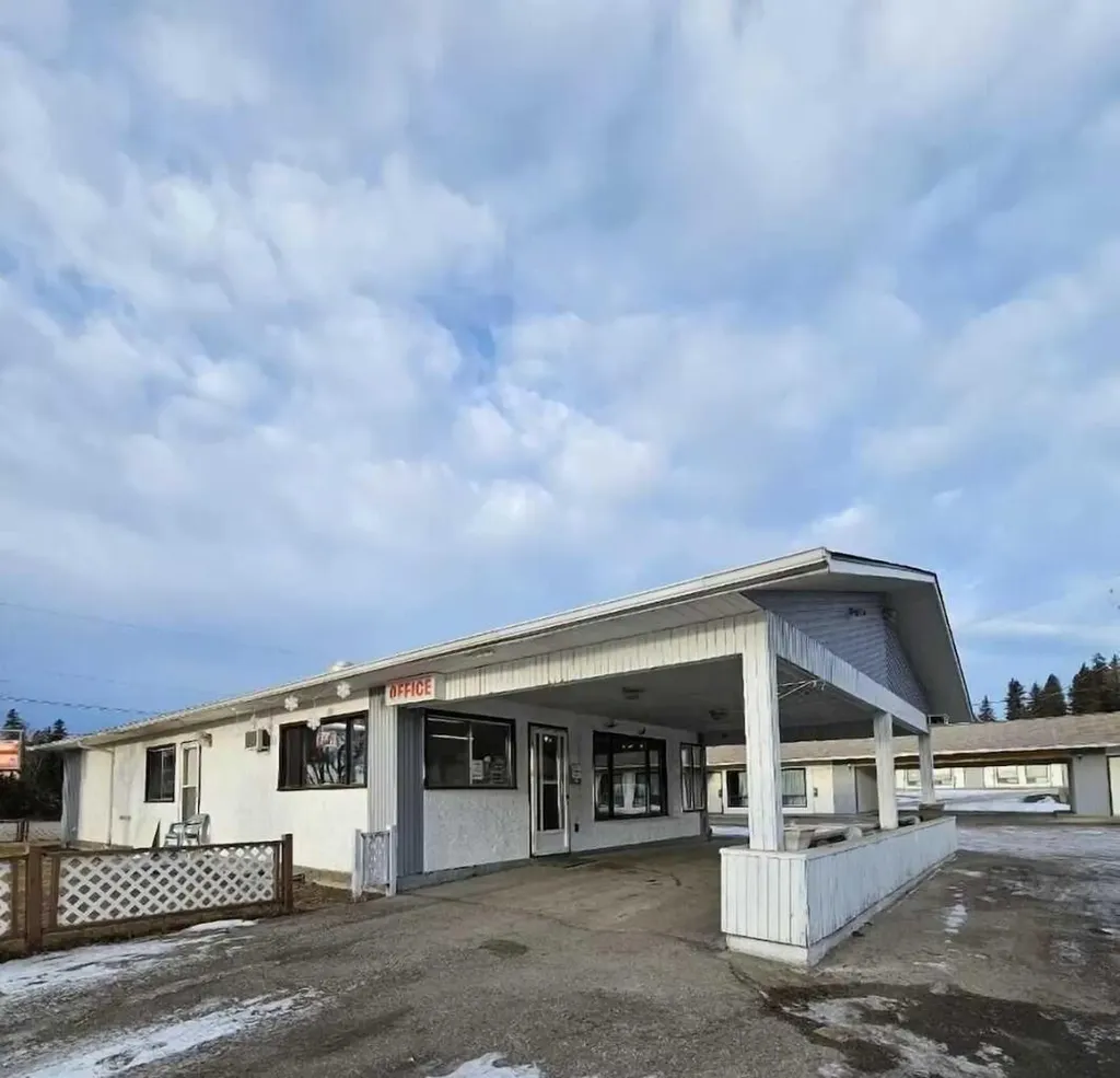 301 42 Street Edson AB T7E 1A5