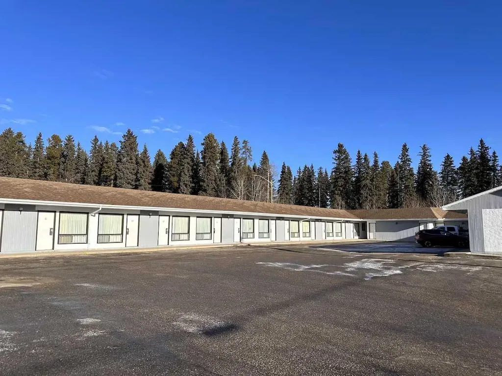 301 42 Street Edson AB T7E 1A5