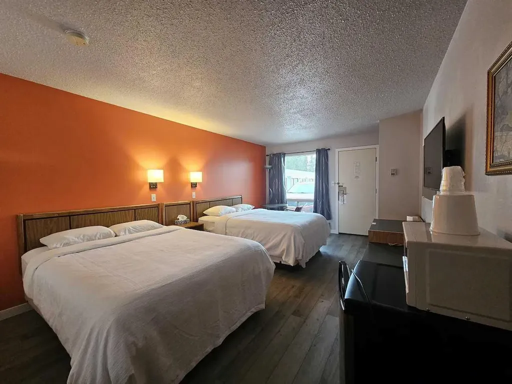 301 42 Street Edson AB T7E 1A5
