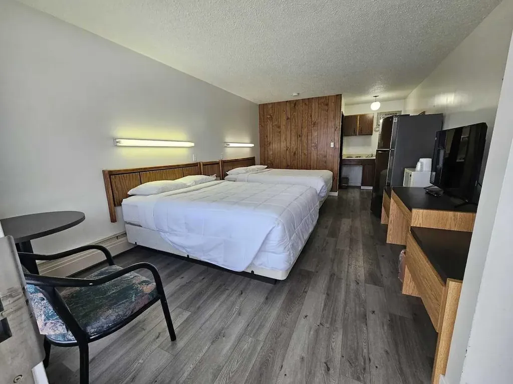 301 42 Street Edson AB T7E 1A5